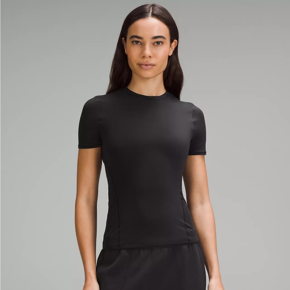 Lululemon Ultra Soft Nulu Wundermost crewneck short sleeve. Size L. NWT.